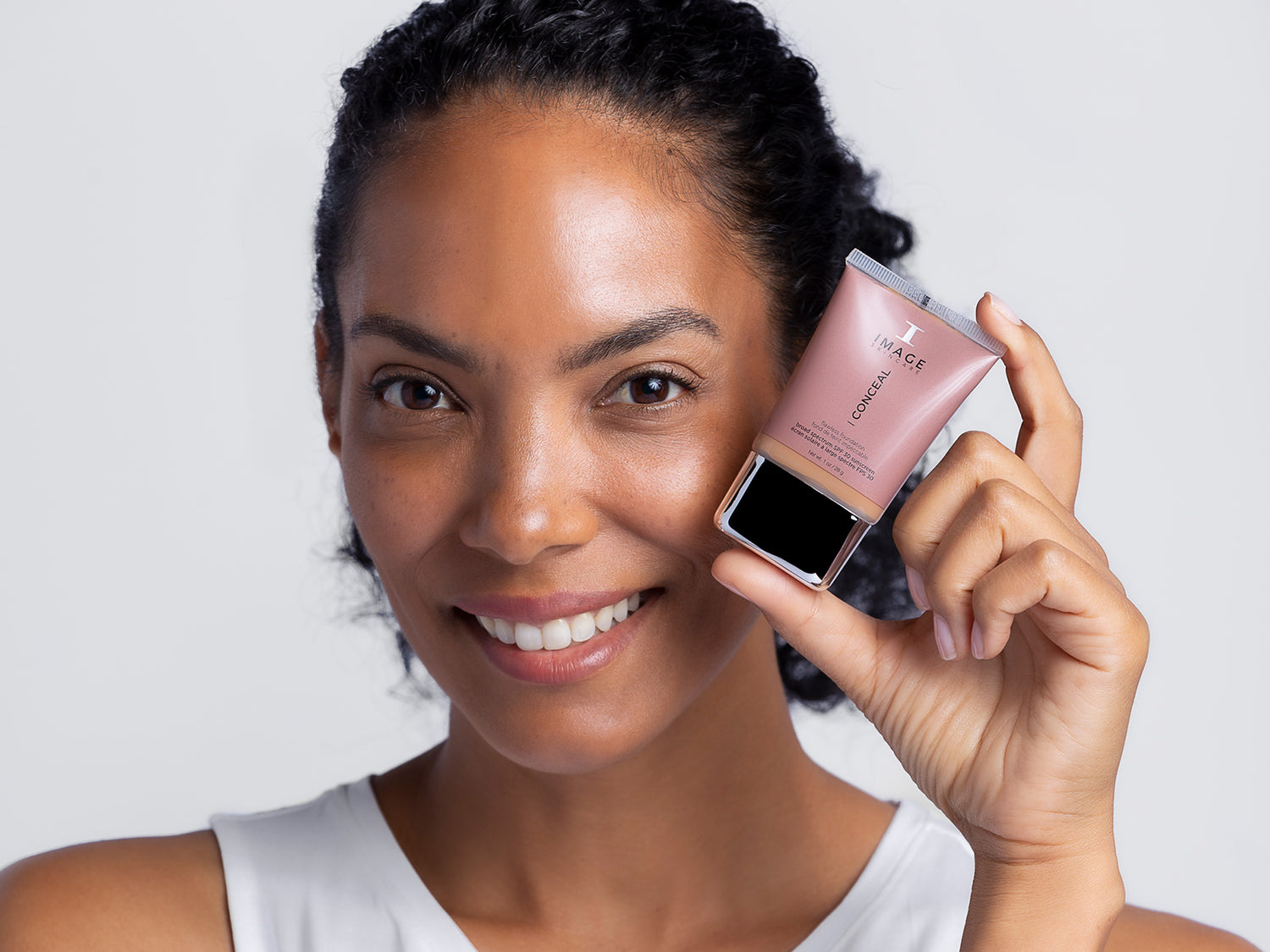I BEAUTY - I Conceal - Flawless Foundation Deep Honey